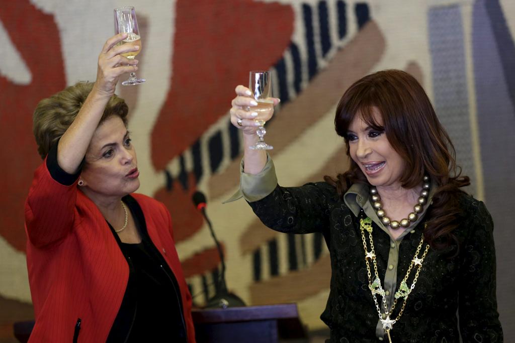 Dilma Rousseff e Cristina Kirchner durante encontro dos chefes de Estado do Mercosul em 2015 | Ueslei Marcelino/Reuters