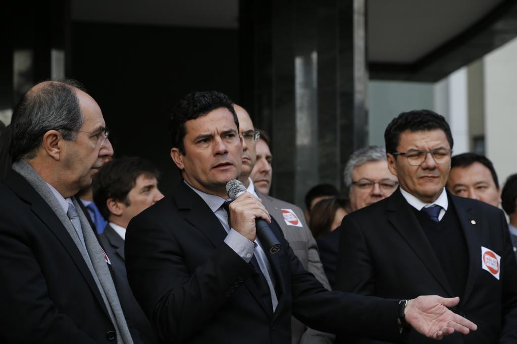 Sergio Moro discursa durante o protesto de juízes contra o projeto de lei de abuso de autoridade, que tramita no Senado | Daniel Castellano/Gazeta do Povo
