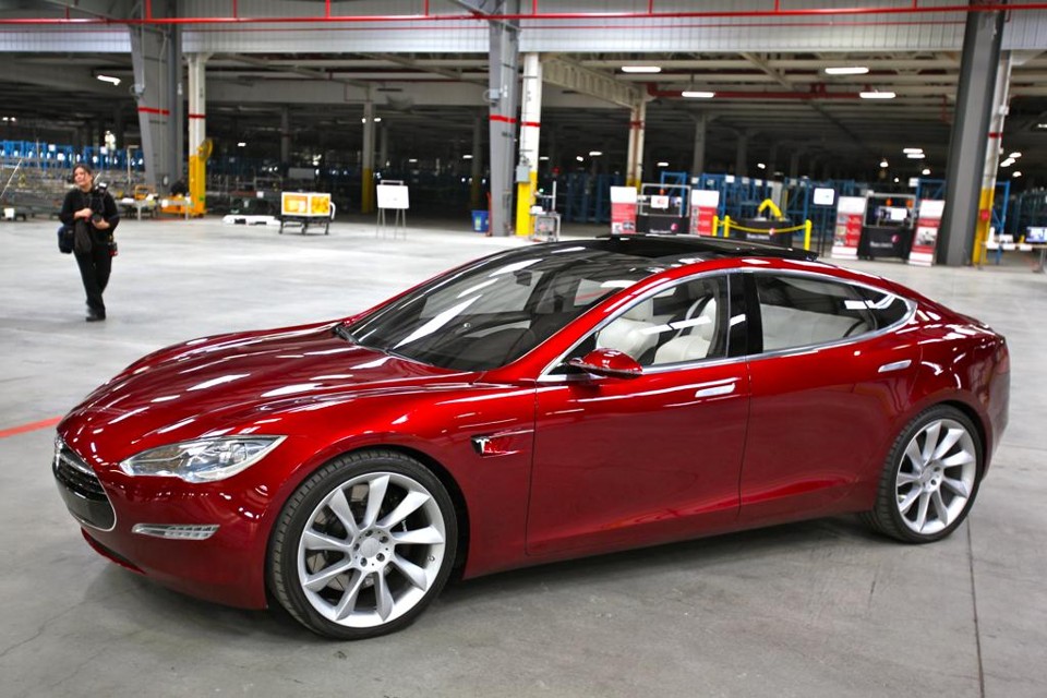 Modelo S, da Tesla: veículo usa sistema de piloto automático | Divulgação/Wikimedia Commons