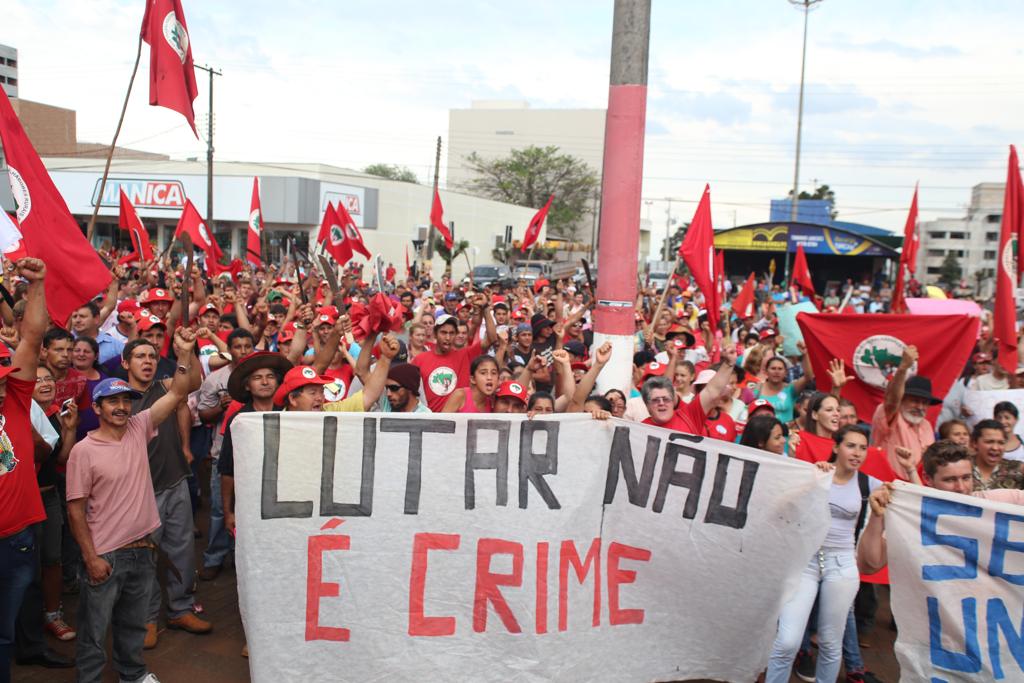 O líder do MST afirmou que as medidas tomadas pelo governo do presidente interino Michel Temer ferem a viabilidade da agricultura familiar. | Marcelino Duarte/Gazeta do Povo