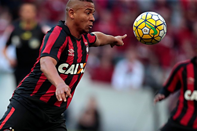 Walter prepara a bomba em lance de ataque rubro-negro | 