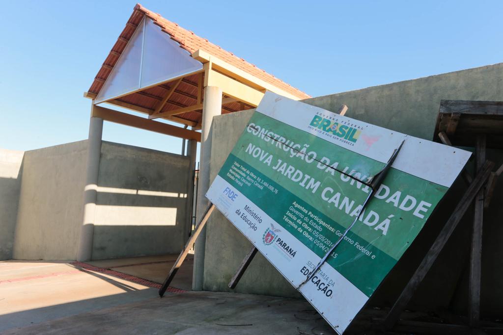 Colégio Estadual Acquilino Massochin, construído entre os bairros Canadá e Novo Milênio, em Cascavel . Com custo de R$ 3,4 milhões, a obra foi finalizada em setembro do ano passado, mas ainda não recebeu alunos. | Cesar Machado/Gazeta do Povo