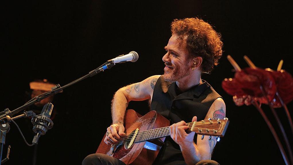 O compositor Nando Reis se apresenta no Teatro Positivo nesta sexta-feira. | /Divulgação