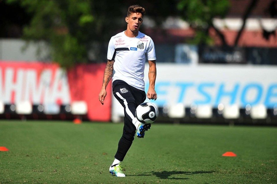 Coritiba encaminha acerto com atacante Neto Berola, ‘sonho antigo’ do clube Neto Berola durante sua passagem pelo Santos, em 2015. | Ivan Storti/Santos FC