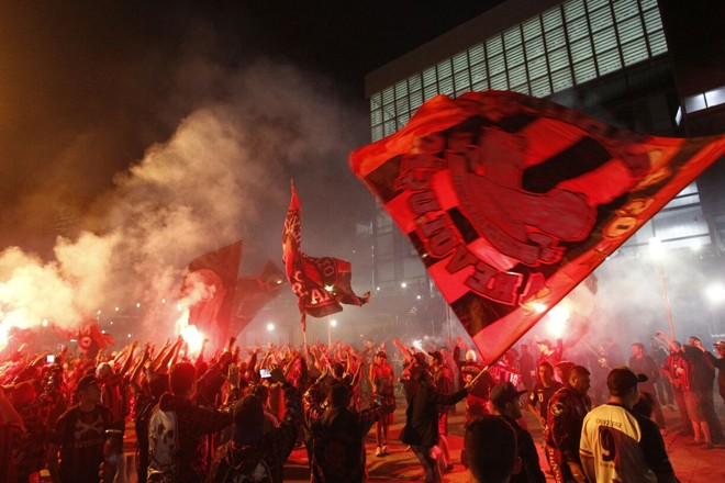 Protesto dos Fanáticos antes da vitória do Atlético sobre o América-MG | Daniel Castellano/Gazeta do Povo
