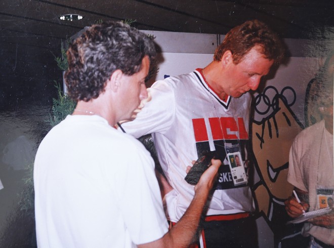 Flagra de Larry Bird feito por Edson Militão na Olimpíada de Barcelona-1992. | Jonathan Campos/Gazeta do Povo