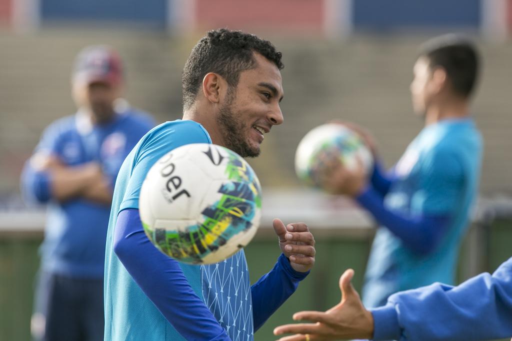 Nadson deve jogar como ‘falso 9’ com a suspensão de Lúcio Flávio. | Marcelo Andrade/Gazeta do Povo