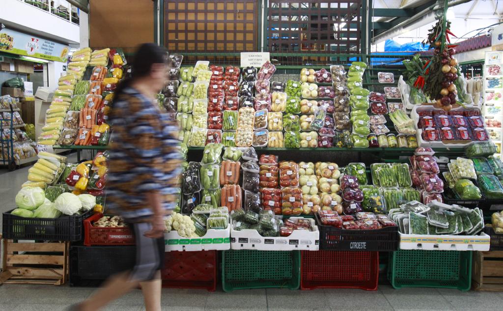 Houve desaceleração generalizada nos preços dos produtos consumidos no país | Daniel Castellano/Gazeta do Povo
