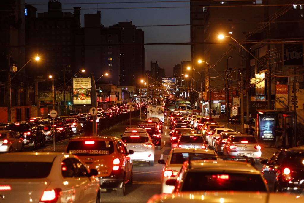 O estudo é o prosseguimento de trabalho realizado dois anos atrás que testou sistemas de compartilhamento de carros particulares, mostrando que eles podem ser danosos para cidades sem sistema de transporte de alta capacidade. | Daniel Castellano/Gazeta do Povo