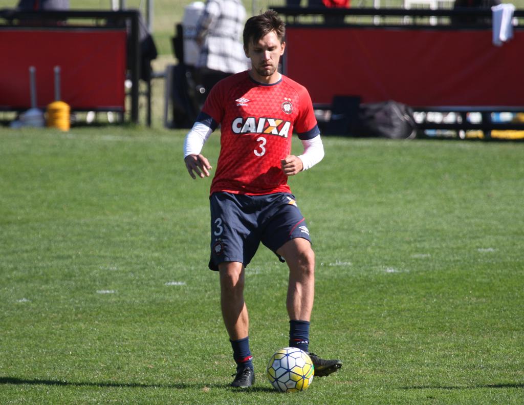 Paulo André ainda pratica tênis nas horas vagas, mas admite que fez a escolha certa ao decidir ser jogador de futebol. | Aniele Nascimento/Gazeta do Povo