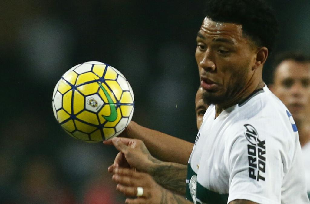 Atacante Kazim disse que o Coxa chutou pouco a gol contra o Fluminense | Hugo Harada/Gazeta do Povo