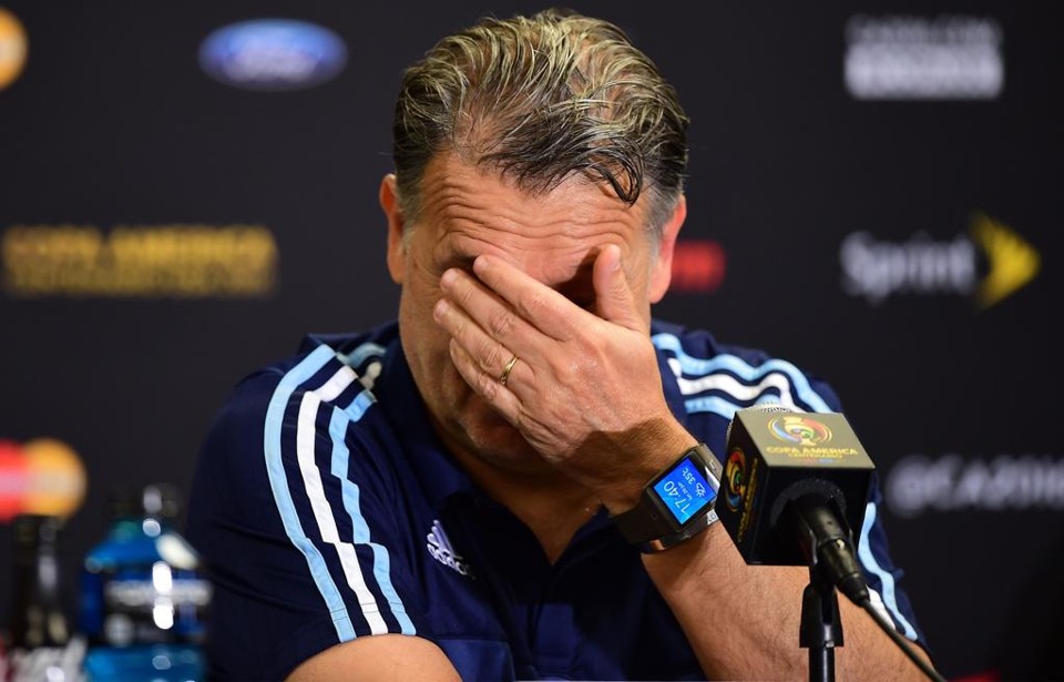 Tata Martino renunciou ao cargo na seleção da Argentina por causa da desorganização da associação local. | Frederic J. Brown/AFP