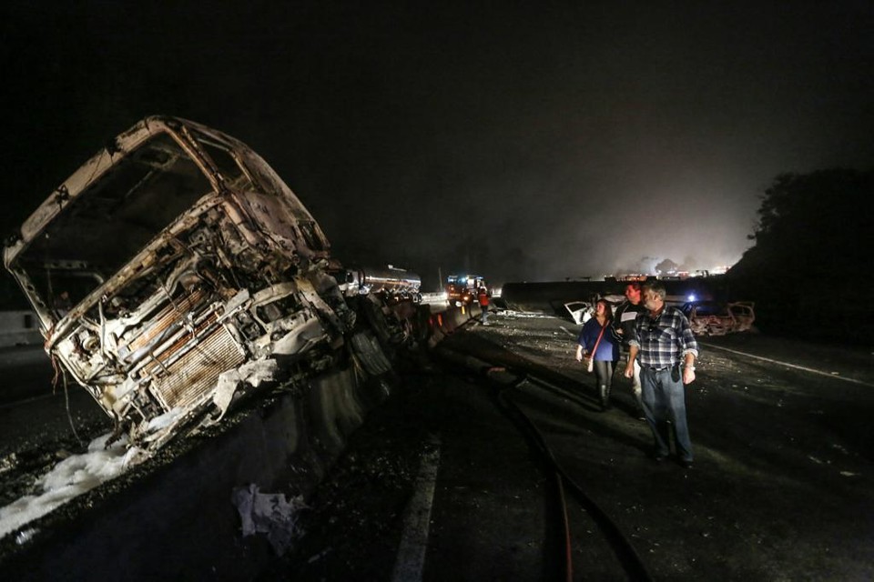 Motorista do caminhão não se feriu | Daniel Castellano/Gazeta do Povo