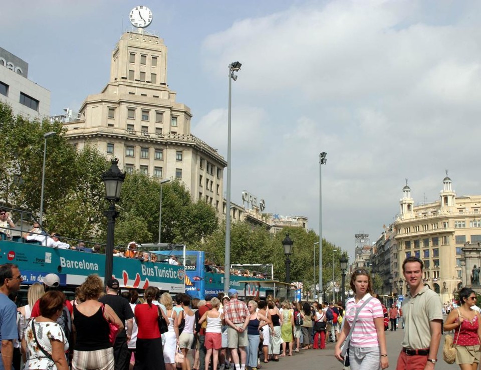Medida foi a forma encontrada pela Comissão de Cultura de Barcelona para proteger essas lojas históricas do efeito nocivo do turismo. | Antonio Milena/Agência Brasil