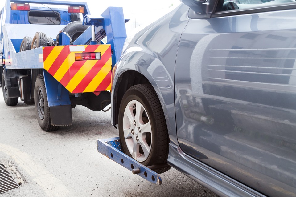 Financeira paga mais de R$ 70 mil a cliente por apreensão indevida de carro | Bigstock