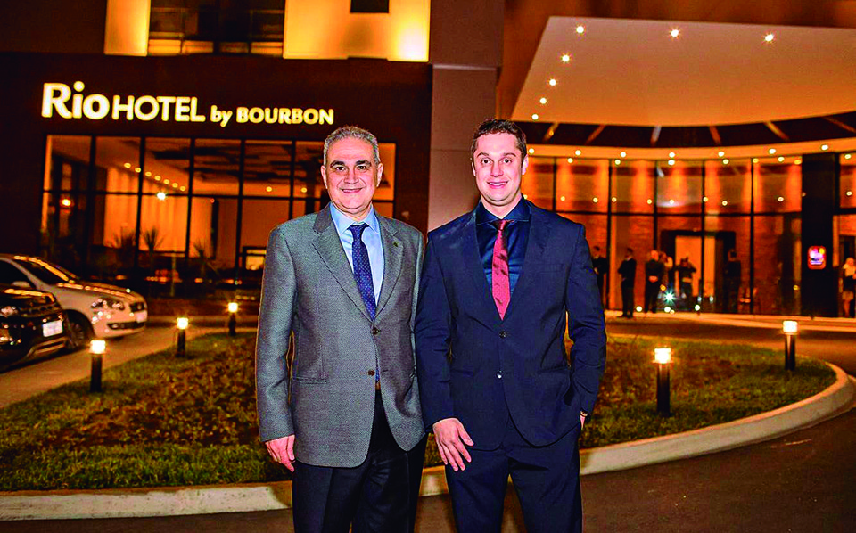 O presidente da Rede Bourbon Hotéis & Resorts, Alceu Vezozzo Filho (à esq.), e o empresário Ricardo Massuchin no lançamento da primeira unidade da Rio Hotel by Bourbon, nova marca da empresa hoteleira paranaense. | ProPhotos