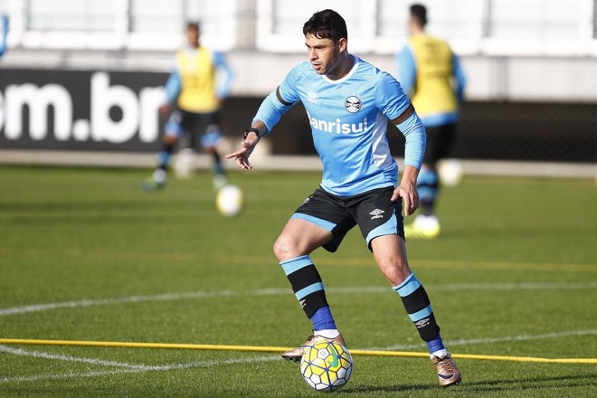 Formado nas categorias de base do Paraná, meia Giuliano vai render mais uns trocos para o Tricolor. | Lucas Uebel/Gremio FBPA