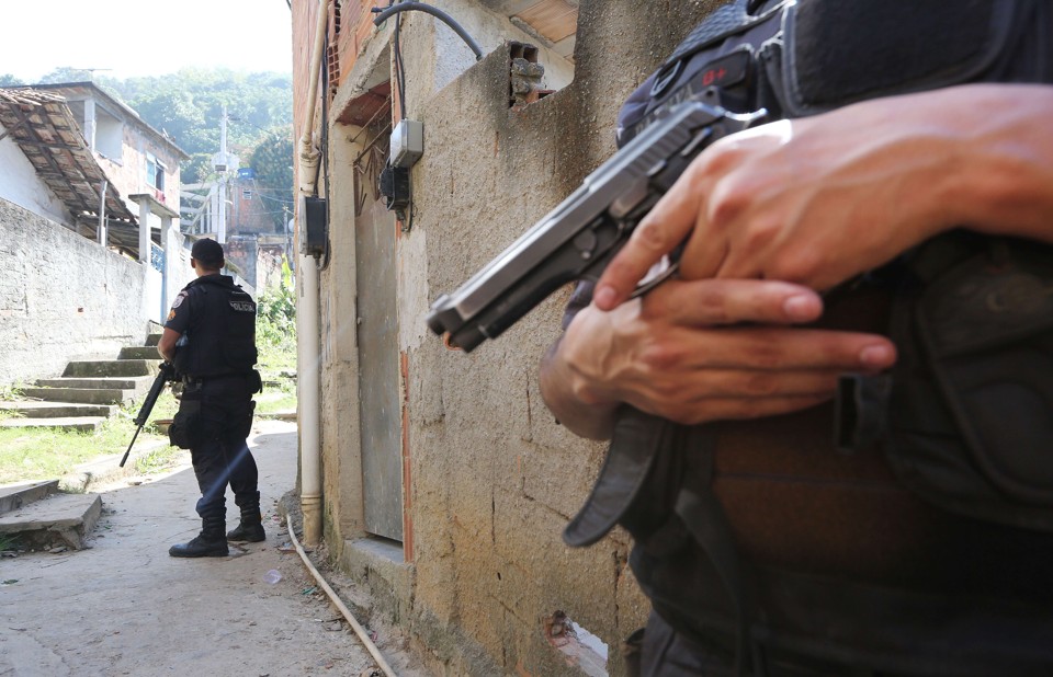 Ação da polícia do Rio em morro. | MARIO TAMA/AFP