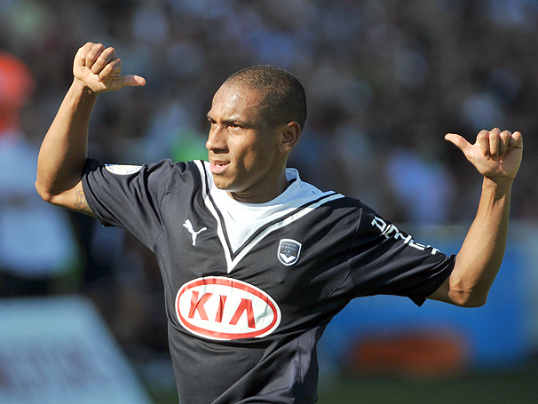 Jussiê com a camisa do Bordeaux, da França. | /AFP