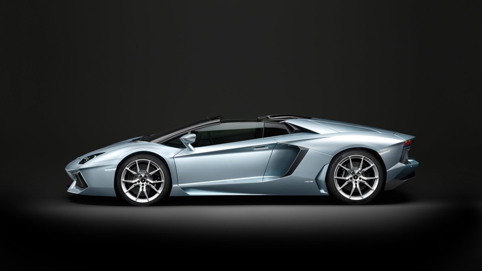 Uma Lamborghini Aventador LP 700-4 Roadster no país não sai por menos de R$ 4 milhões e 700 mil | Divulgação/