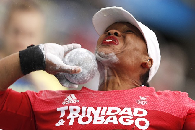 Cleopatra Borel do arremesso de peso. A atleta é de Trinidad e Tobago | ADRIAN DENNIS/AFP
