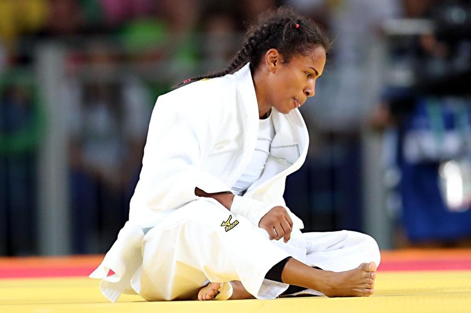 Érika Miranda decepcionada após derrota para a japonesa Misato Nakamura. Luta valia o bronze | Albari Rosa/Gazeta do Povo