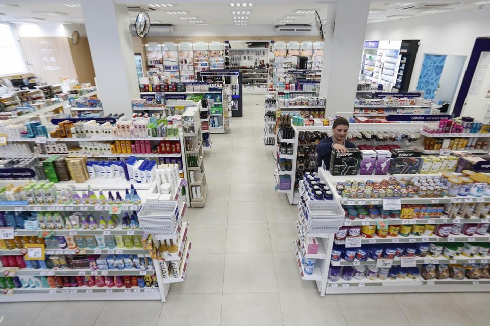 O grande varejo farmacêutico faturou R$ 19,32 bilhões entre janeiro e junho de 2016. | Jonathan Campos/Gazeta do Povo