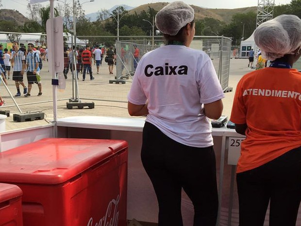 Funcionárias passam horas em pé, sem cobertura e até oito horas sem comida em Deodoro, espaço olímpico. | /(Foto: Divulgação/Ministério do Trabalho e Emprego)