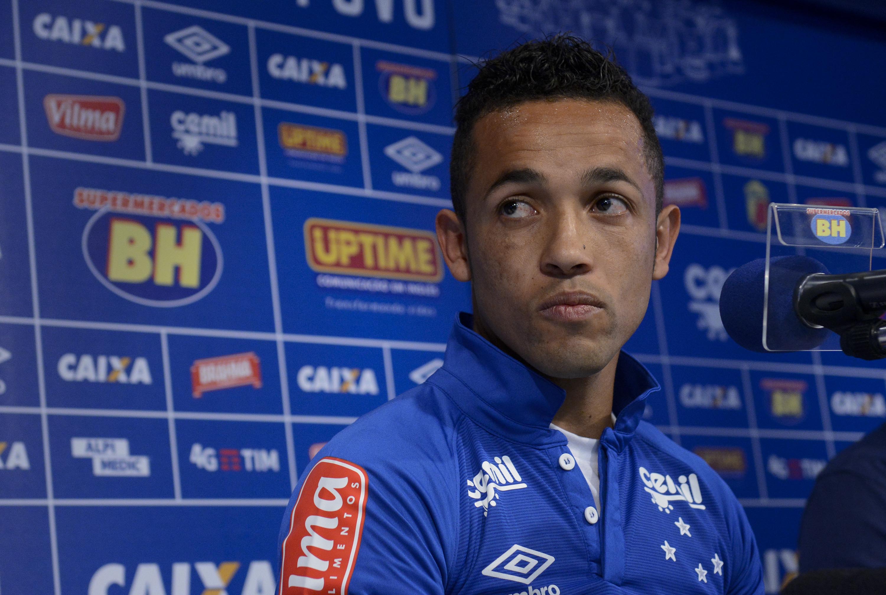 Rafinha na apresentação pelo Cruzeiro. | Washington Alves/Light Press