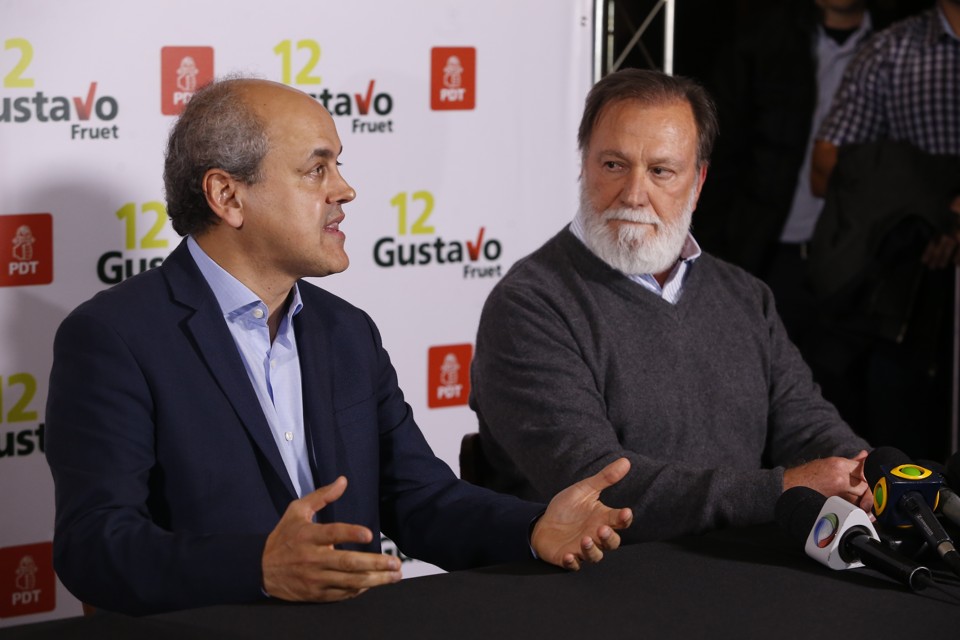 Gustavo Fruet e o apoio do ex-senador Osmar Dias. | Hugo Harada/Gazeta do Povo