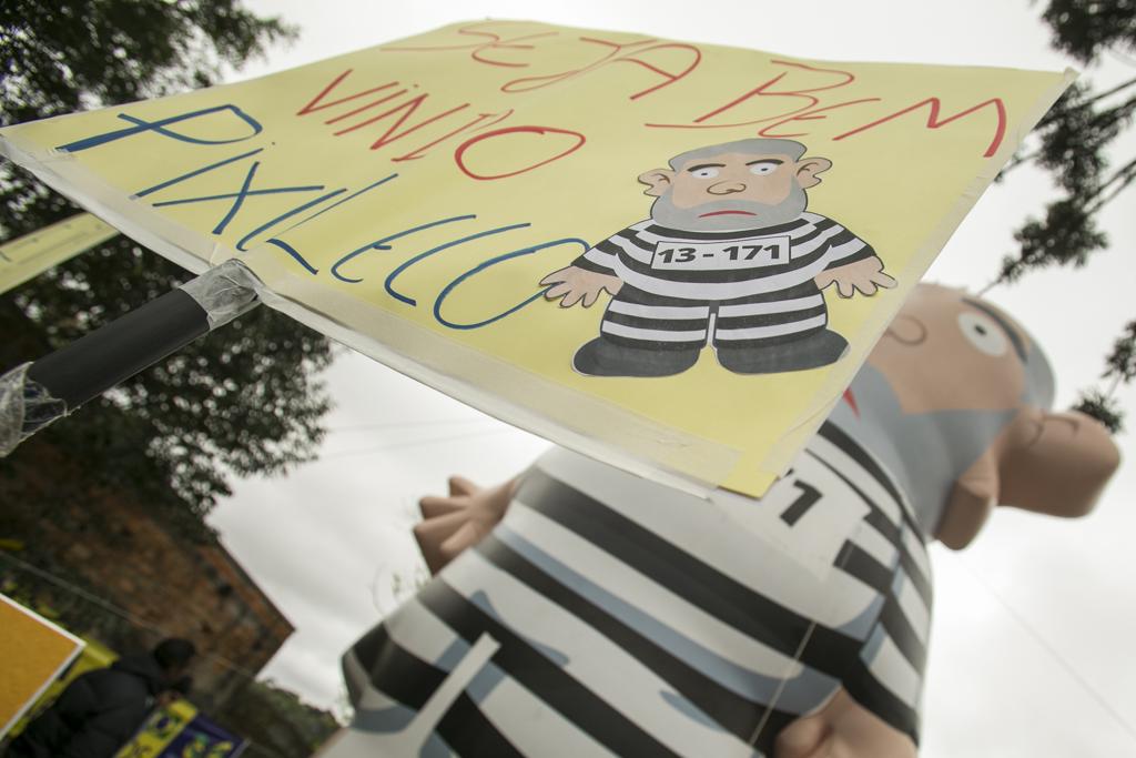 Boneco que simula ex-presidente Lula preso foi Inspirado no nome dado a duas fases da Lava Jato | Marcelo Andrade/Gazeta do Povo/Arquivo