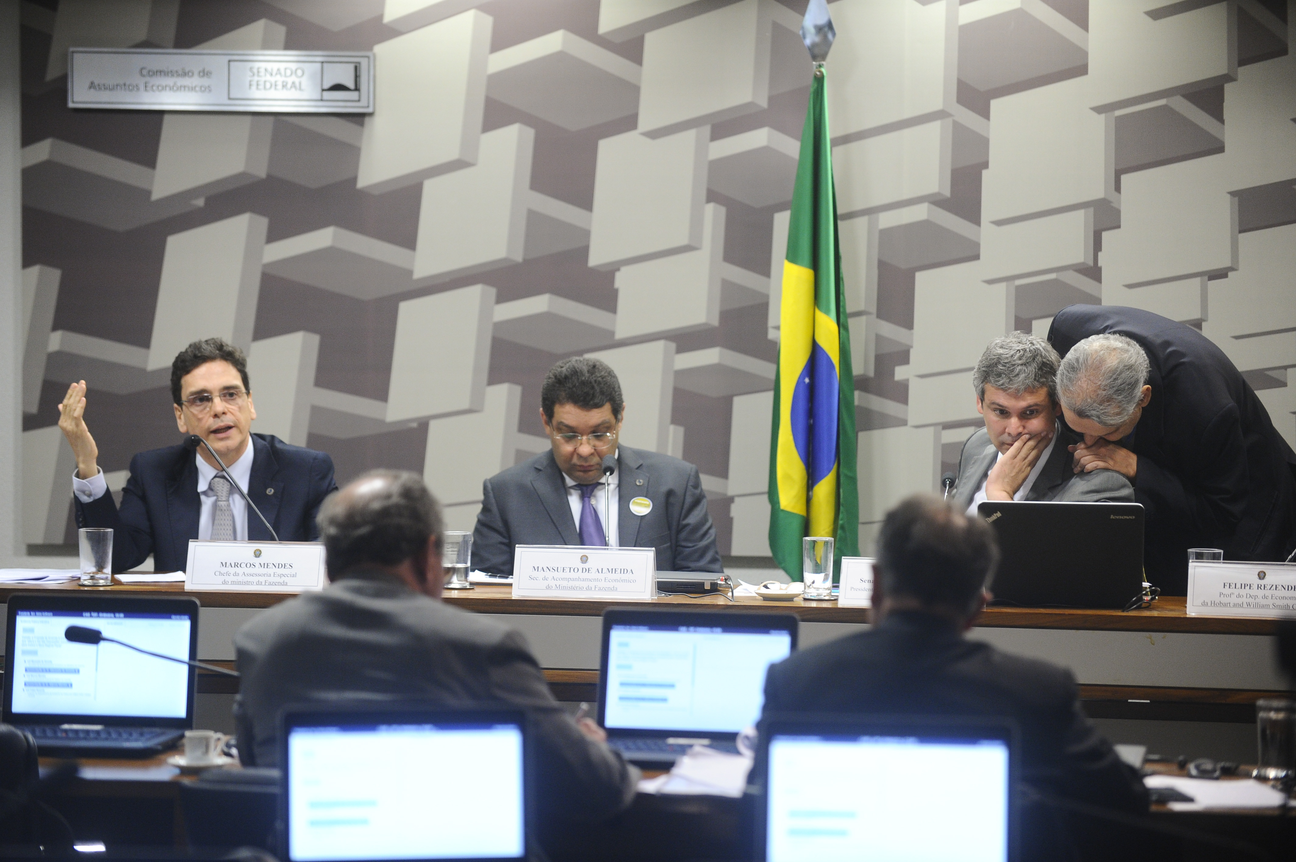 Comissão de Assuntos Econômicos (CAE) realiza audiência interativa debater a PEC 241 | Marcos Oliveira/Agência Senado