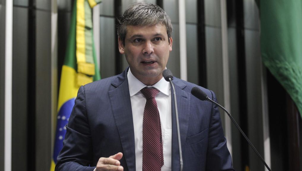 Lindbergh Farias: denúncias “mudam o clima político no país”. | Moreira Mariz/Agência Senado