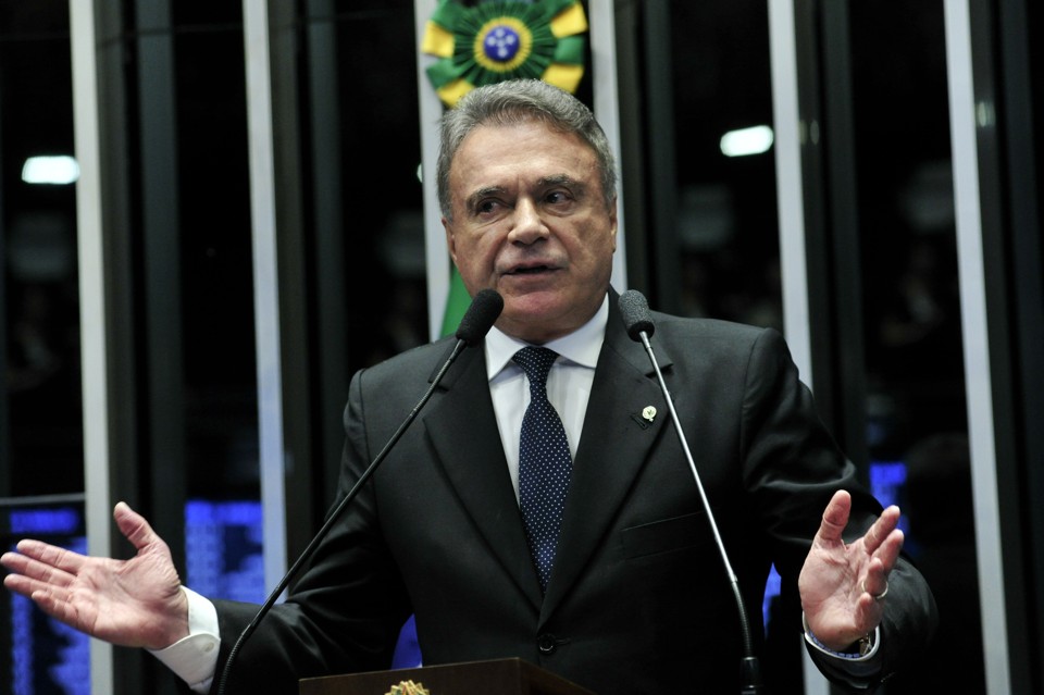 Alvaro Dias discursa na sessão desta terça-feira (30) no Senado | Geraldo Magela/Agência Senado