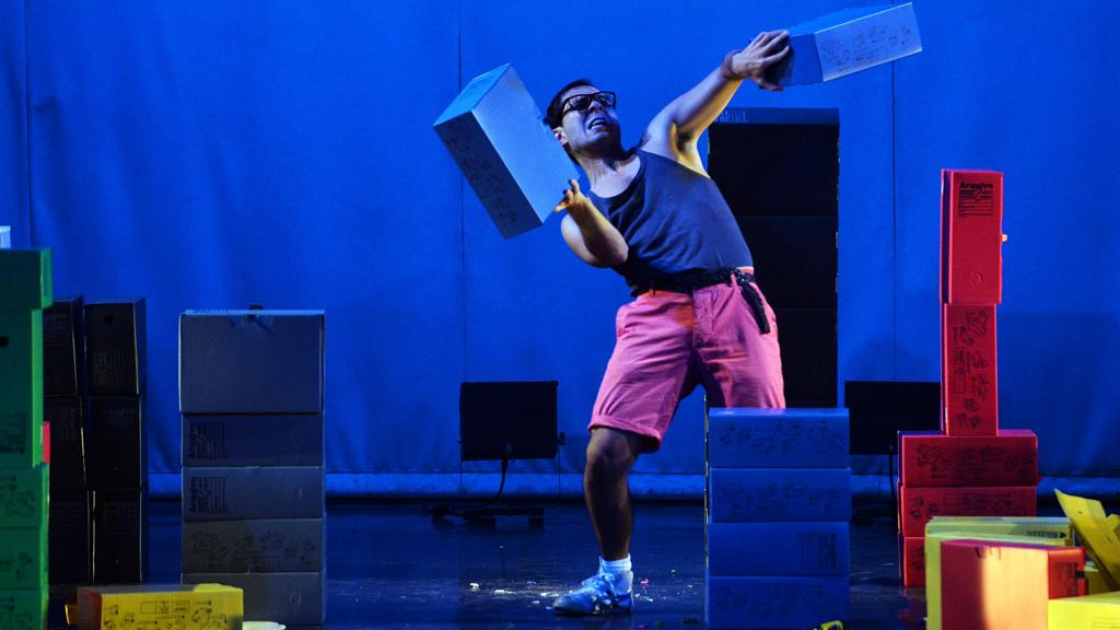 Bailarino curitibano Neto machado se apresentou como convidado na Mostra Contemporânea do Festival de Dança de Joinville. | Divulgação