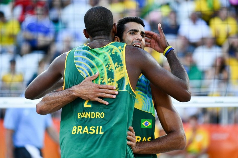 Pedro e Evandro encerraram sonho olímpico. | LEON NEAL/AFP