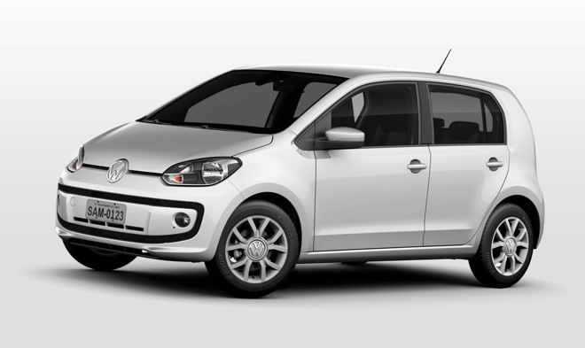 8.º VOLKSWAGEN UP!: É o único modelo ‘de entrada’ a figurar no ranking dos ‘10 mais’. Assim como o HR-V, o hatch compacto também oferece o sistema ESS (Emergency Stop Signal). De série, dispõe de alerta visual e sonoro de não utilização do cinto de segurança e do sistema Isofix, ainda incomum nos carros mais acessíveis. Sensor de ré está disponível a partir da versão move up! (R$ 44.470). Preços: a partir de R$ 34.430 (2 portas) e R$ 36.750 (4 portas). |