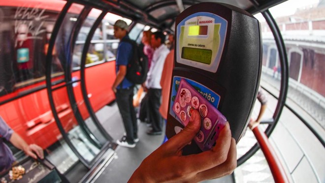 Preço da passagem de ônibus será tema central na campanha para prefeito de Curitiba. | Daniel Castellano/Gazeta do Povo