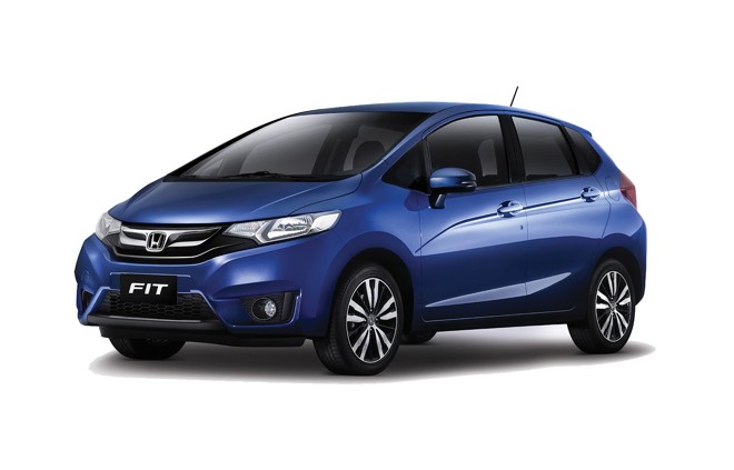7.º HONDA FIT: É outro que oferece airbags laterais dianteiros para motorista e passageiro, porém apenas na versão topo EXL (R$ 75.700), que não foi a configuração testada. A câmera de ré multivisão está no pacote de fábrica a partir da EX (R$ 72.600). Há até um pino de segurança para tapete do condutor. Preços: a partir de R$ 56.200. |