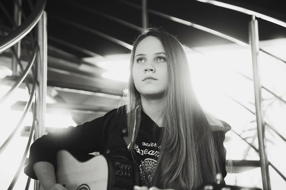 Carol tem influências de blues, pop e rock. | /Divulgação