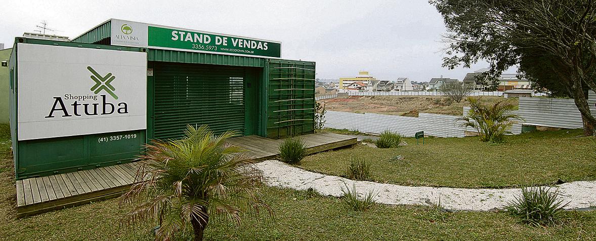 Shopping Atuba, em Curitiba, foi gestado em 2011, mas ainda não foi dado início às obras | Aniele Nascimento/Gazeta do Povo