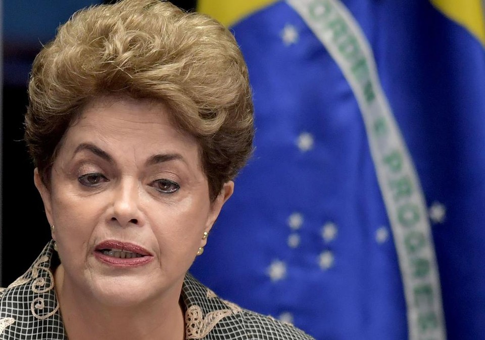 Dilma esteve no Senado e respondeu perguntas de parlamentares durante toda a segunda-feira (29) | EVARISTO SA/AFP