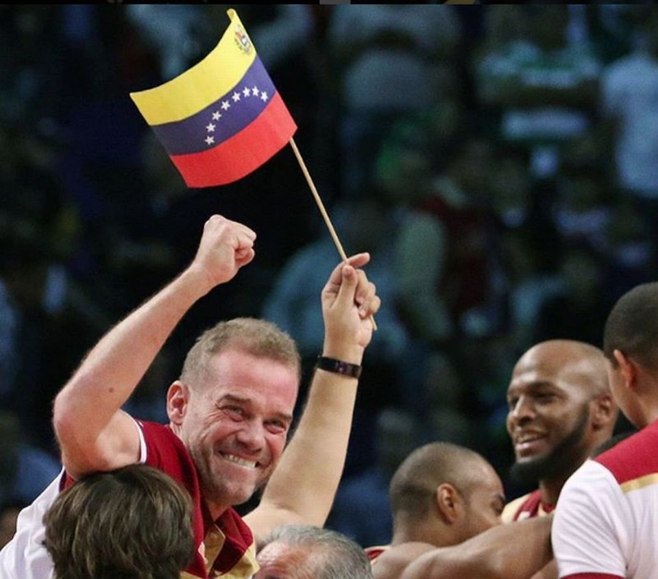 O argentino radicado na Venezuela Néstor “Che” García  comemora vitória venezuelana | Reprodução/Instagram (FVB)