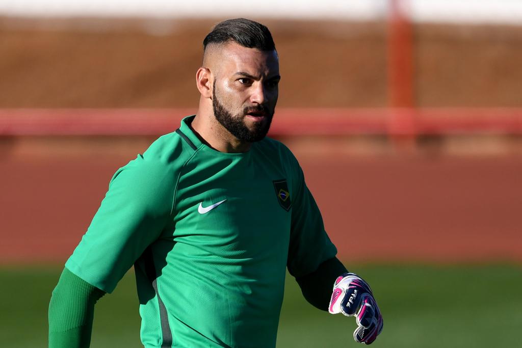 Tendência é que Weverton comece jogando o torneio olímpico que pode trazer um inédito ouro ao Brasil | EVARISTO SA/AFP