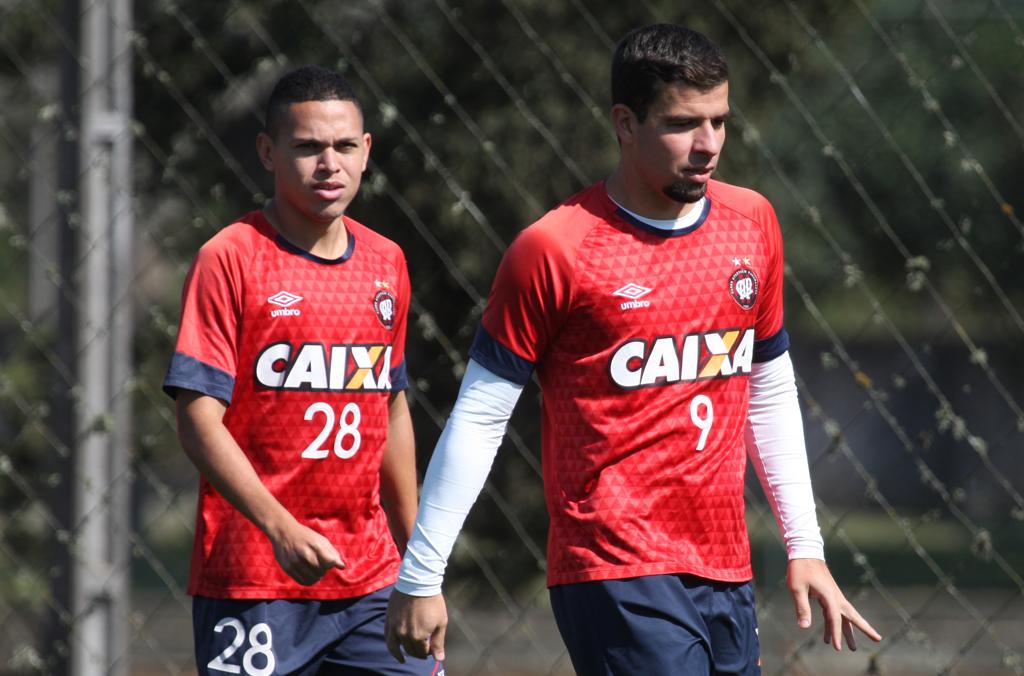 Marcos Guilherme e André Lima são opções para o técnico Paulo Autuori diante do Galo. | Aniele Nascimento/Gazeta do Povo