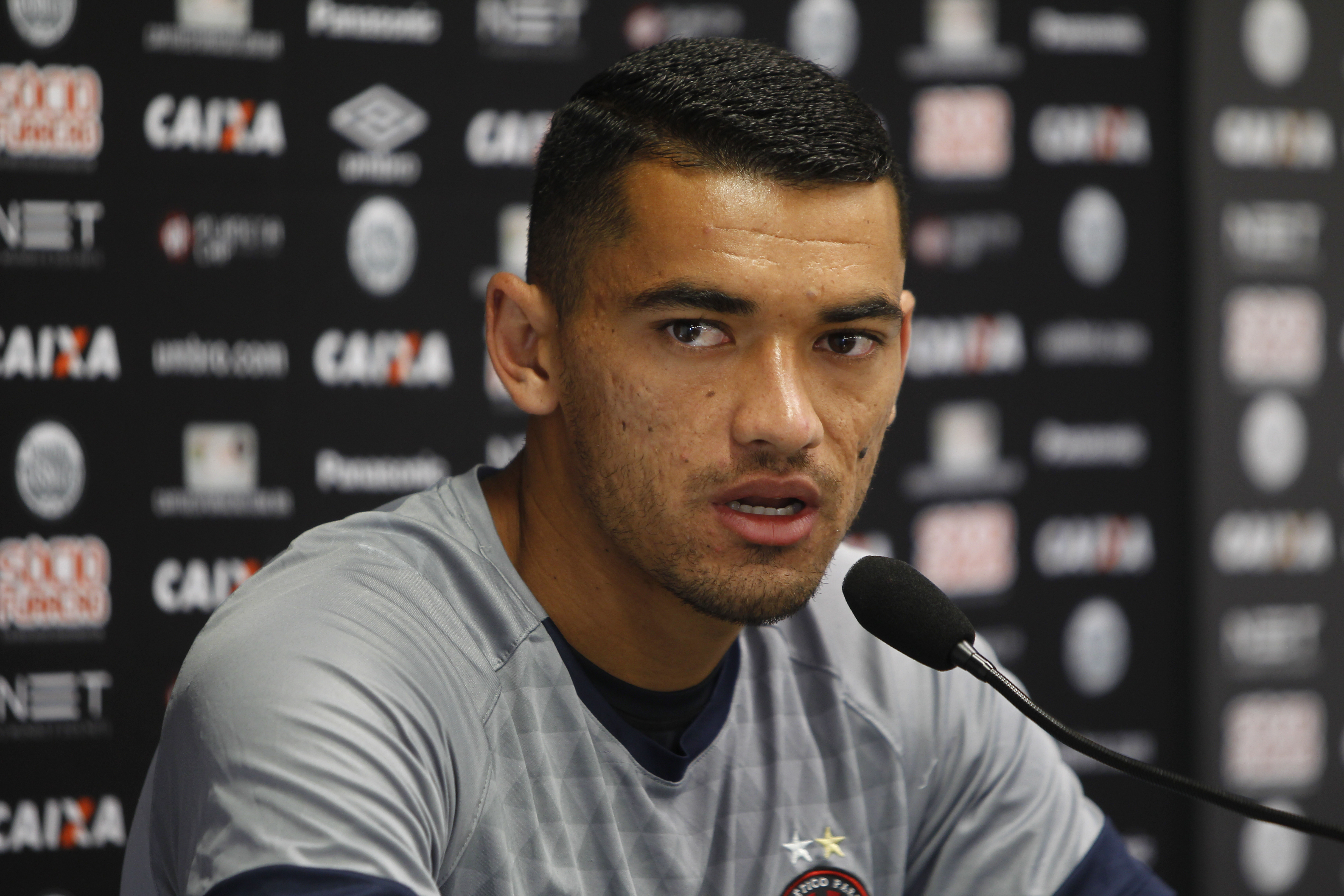 Aos 26 anos, o goleiro Santos fez apenas duas partidas em 2016 pelo Atlético, ambas no Estadual. | Aniele Nascimento/Gazeta do Povo