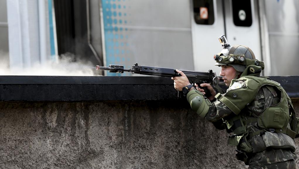 Militar faz treinamento para Olimpíada: Forças Armadas não querem mudanças na aposentadoria. | Luciano Belford/Frame Photo/Folhapress