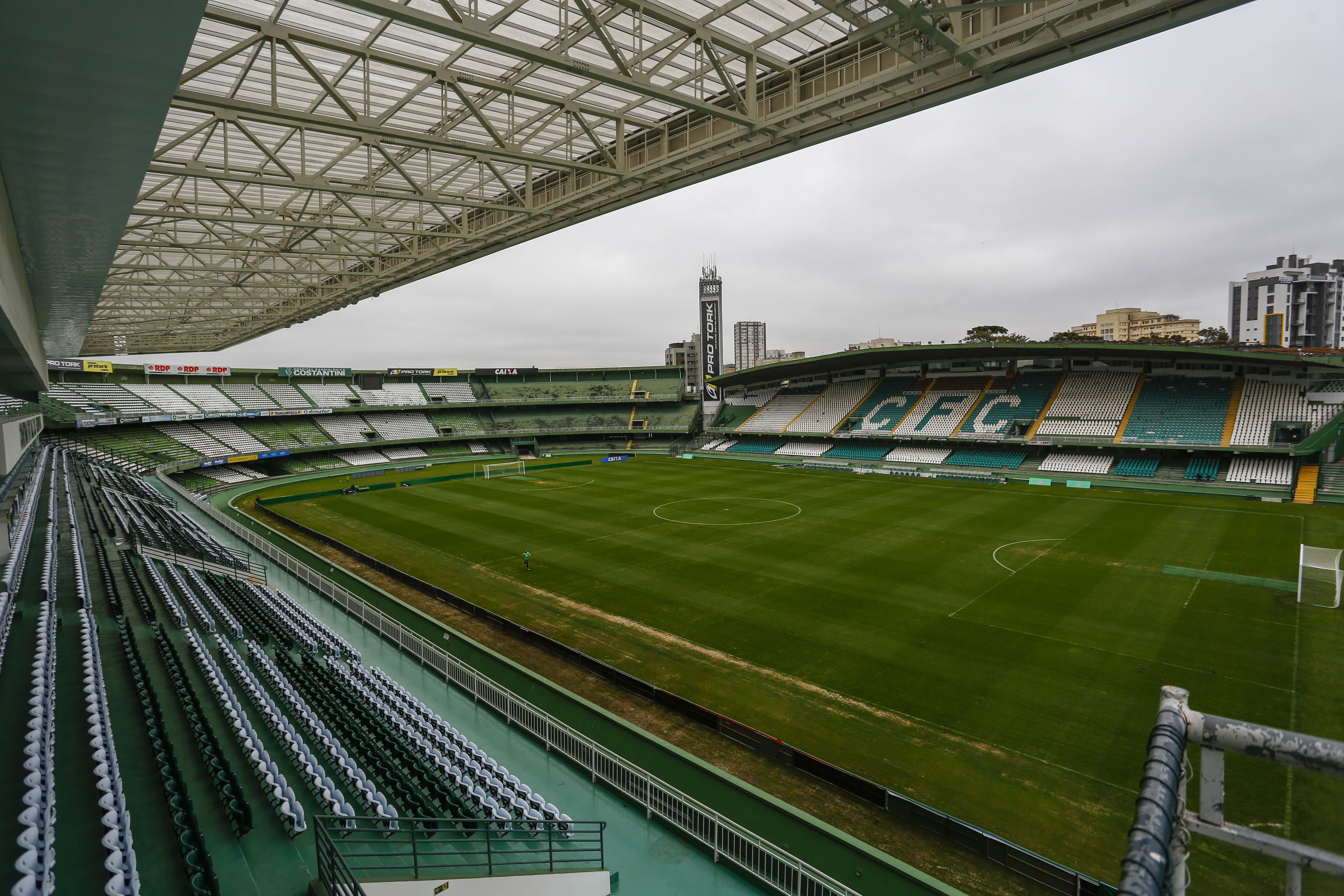 Entrada da torcida será pelo setor Pro Tork. | Daniel Castellano/Gazeta do Povo