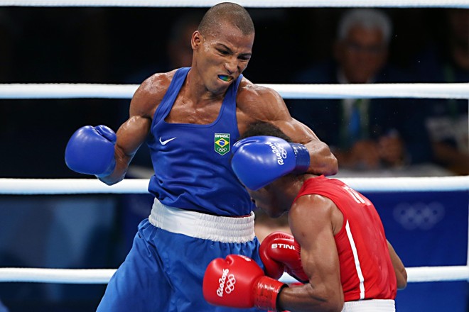 Robson Conceição, derrotou o atual bicampeão mundial Lázaro Jorge Alvarez | Albari Rosa / Gazeta do Povo