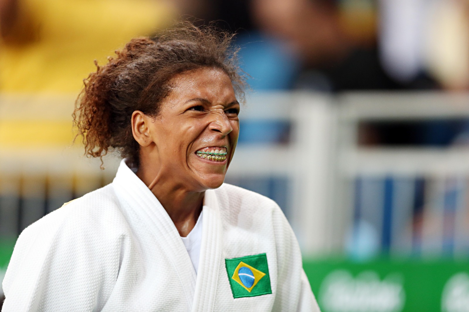 Rafaela Silva comemora vitória em luta tensa contra romena Corina Caprioriu . | Albari Rosa/Gazeta do Povo